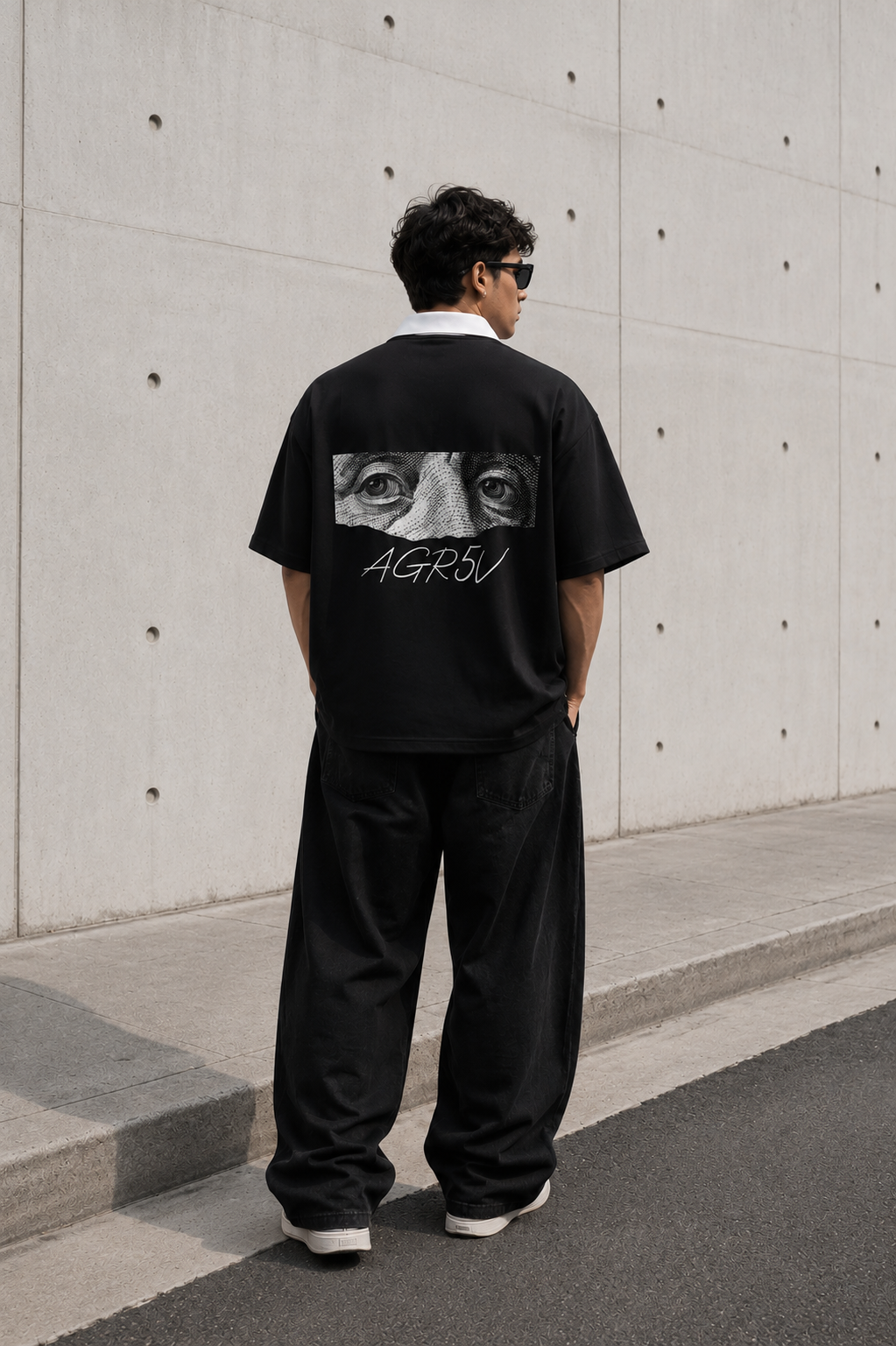 Striped Boxy Soccer Jersey – Sport-Inspired Street Fit in Black