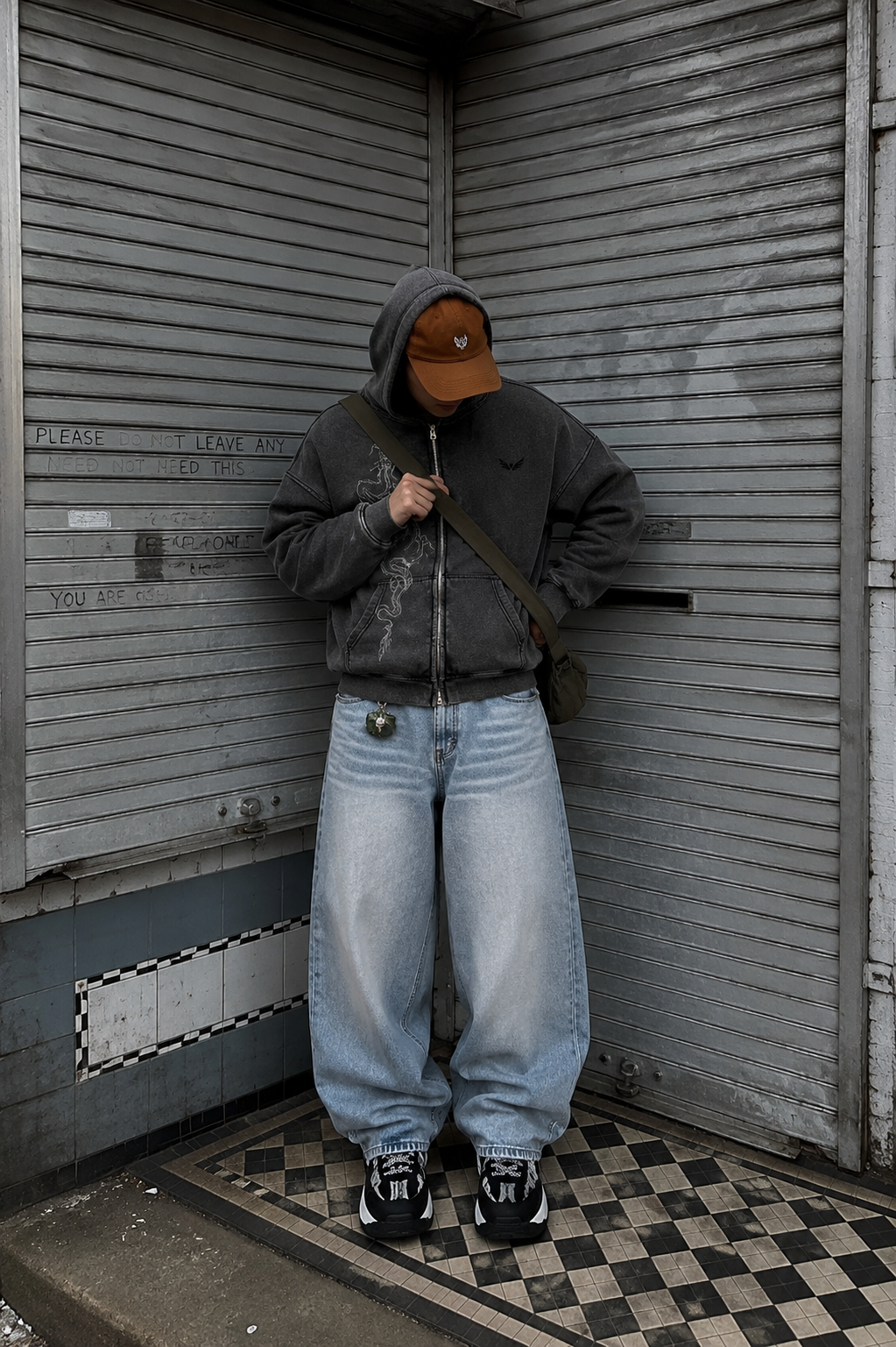 AGR5V Zip-Through Boxy Fleece Hoodie – Lifestyle Detail Shot